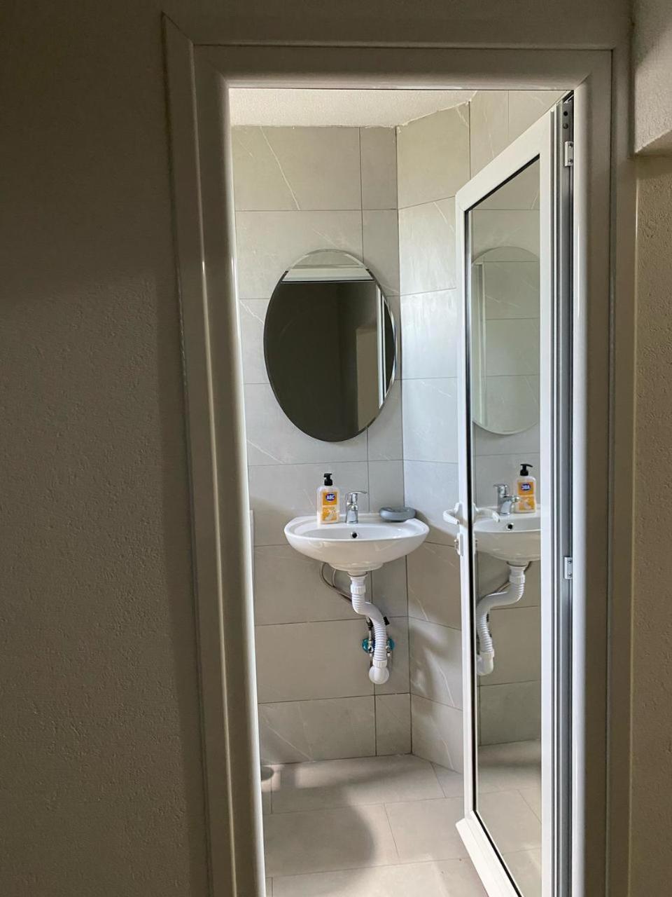 Draga'S Rooms Virpazar Rum bild