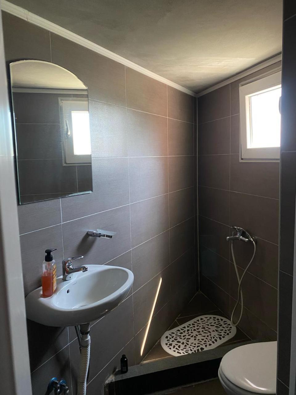 Draga'S Rooms Virpazar Rum bild